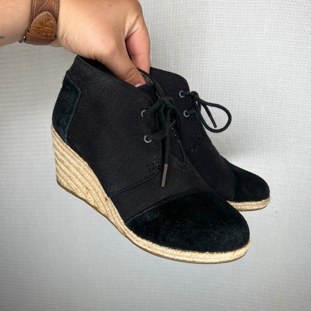 TOMS Desert Wedge Black Canvas Suede Lace Up Espadrille Booties Womens 7